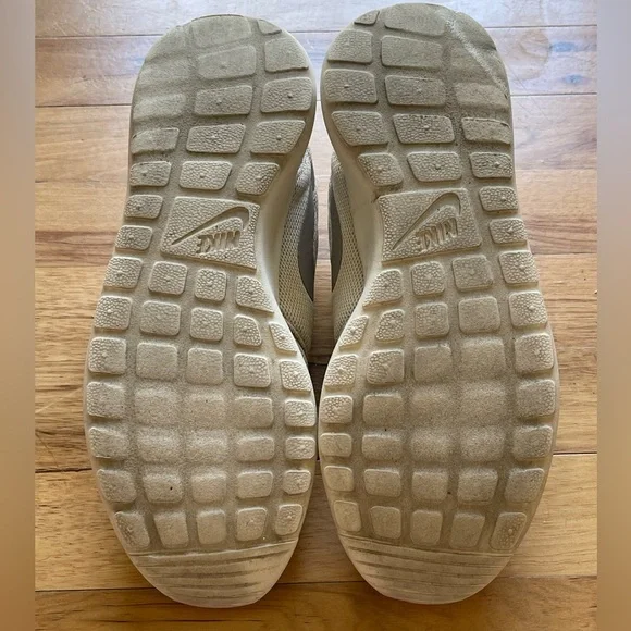 Nike Roshe One Women’s Running Shoes - Picture 5 of 7